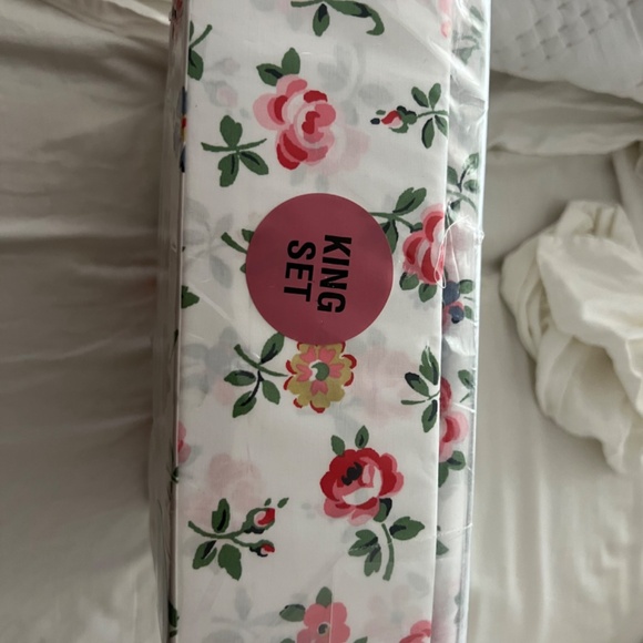 Sheets - Picture 3 of 3